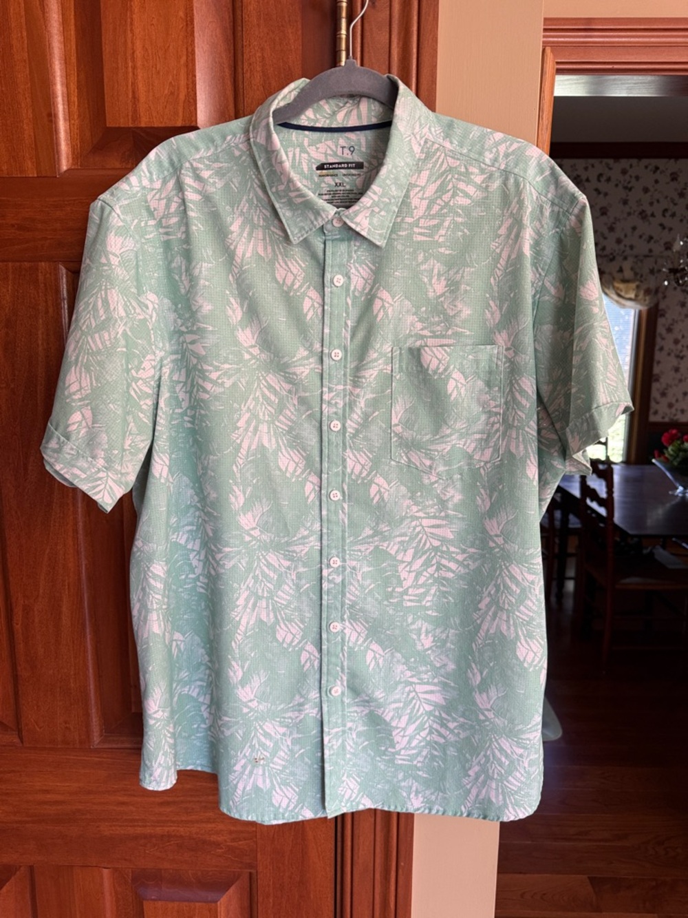 T.9 Casual Short-Sleeve Button-Down Shirt in Mint Green Palm Print